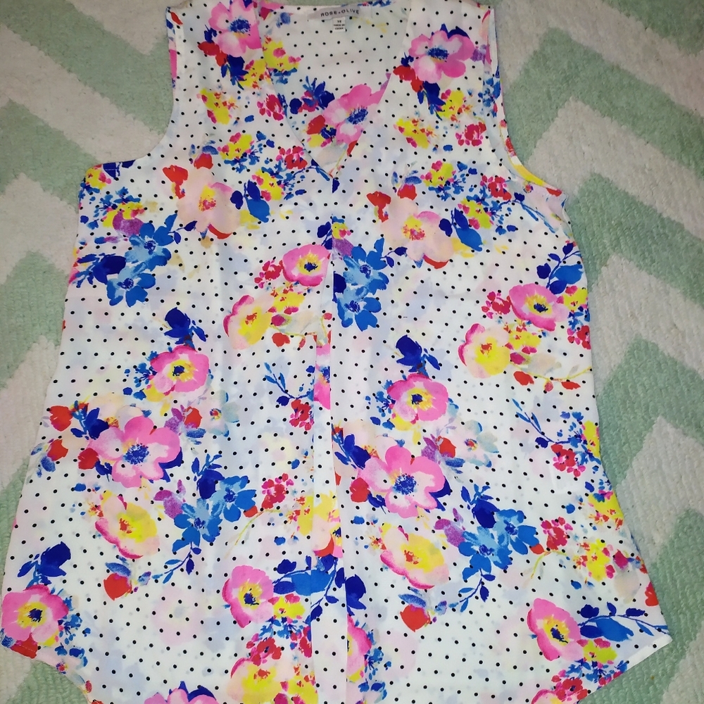 NWOT Rose+Olive top w/ flowers & polka dots!